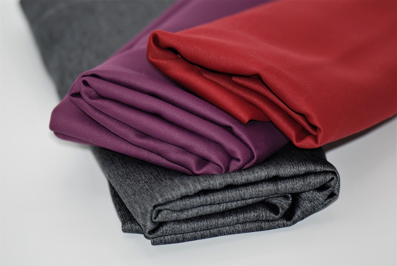 Come scegliere il miglior tessuto per leggins snellenti